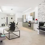 Villa Dina Comfortable Holiday Residence