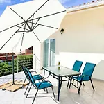 Sunside Apartments