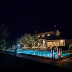 Olive Garden Paradise With Swimming Pool - New!!!