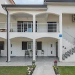 Beautiful Apartment In Nova Vas With Wi-Fi