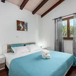Villa Lucas Comfortable Holiday Residence
