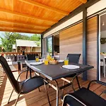 Glamping And Mobile Homes Lavanda - Holiday Centre Bi Village