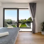 Luxury Villa Luni With Big Private Pool And Hot Tub In Medulin