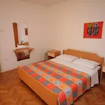 Apartments With A Swimming Pool Umag - 3358