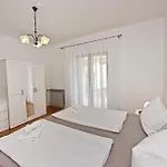 Apartments Mina