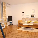 Apartments Zvezdica*** With Garden