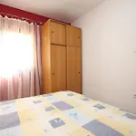 Apartments With A Parking Space Valbandon, Fazana - 2214