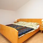Apartments With A Parking Space Novigrad - 7037
