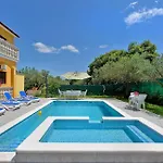 Ferienhaus Mit Privatpool Fuer 16 Personen Ca 190 Qm In Vodnjan, Istrien Istrische Riviera
