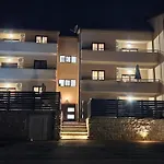 Apartment Bluemare B6 With Shared Pool