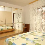 Apartments With A Parking Space Novigrad - 7108