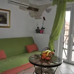 Family Friendly Apartments With A Swimming Pool Fratrici, Umag - 14384