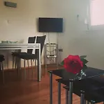 House Danica Apartments & Rooms