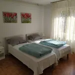 Apartments Luka