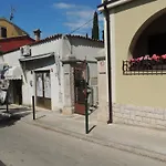 Apartments & Rooms Chiara