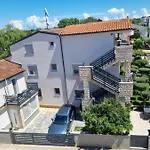 Apartments Denis 2