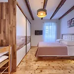 Holiday Home Graziela - Prc604 By Interhome