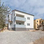 Apartments Mira
