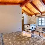 Beautiful Villa Gospodi With Pool In Tinjan