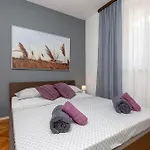 Beautiful Apartment Fratta With Garden In Tar