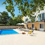 Villa Quercus Alba