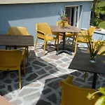 Mama Residence