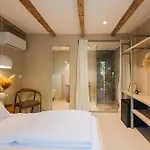 Pikarin Rooms B&B