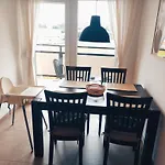 Sunny Aura Beach Apartment - Spacious And Bright, With Parking