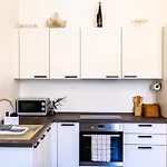 City Center Apartment Azura Vista