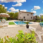 Villa Palera 2327