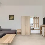 Family Friendly Apartments With A Swimming Pool Medulin - 20909