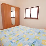 Apartments With A Parking Space Peroj, Fazana - 20731