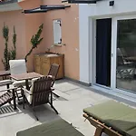 Apartment Maya Near The Beach