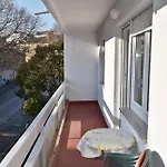 Apartment Navy Near The Beach