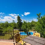 Villa Loreta, A Beautiful And Cozy Villa Minutes Away From The Sea