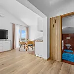 Nice Apartment In Medulin With Kitchen