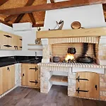 1 Bedroom Stunning Apartment In Medulin