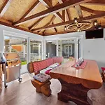 3 Bedroom Gorgeous Apartment In Medulin