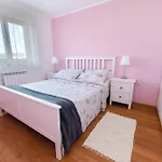 Nelkas Apartments
