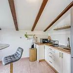 Villa Aqua