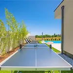 Villa Aura