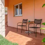 Lovely Home In Valbandon With Kitchen