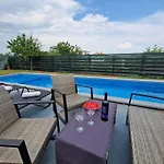 Family Holiday House Petric