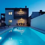 Apartments Iva & Nika