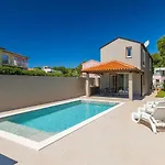 250 Meter Zum Strand Mit Privatpool, Bbq, Klima