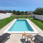 Ferienhaus Mit Privatpool Fuer 4 Personen Ca 60 Qm In Sisan, Istrien Suedkueste Von Istrien
