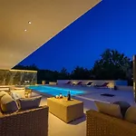 Villa She Luxury