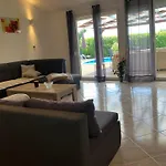 Villa Mira