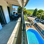 Niko - Big Apartment With Stunning Sea View And Pool