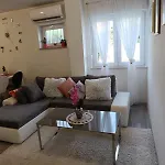 Apartments Mary & Private Free Parking